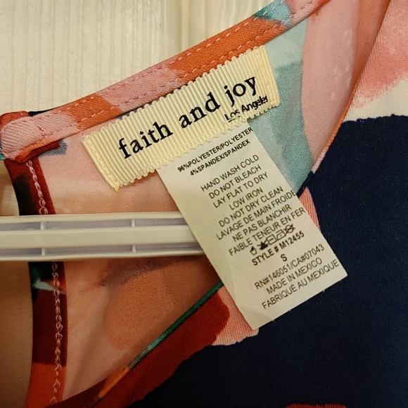 Top / Haut faith and Joy S - Picture 2 of 2